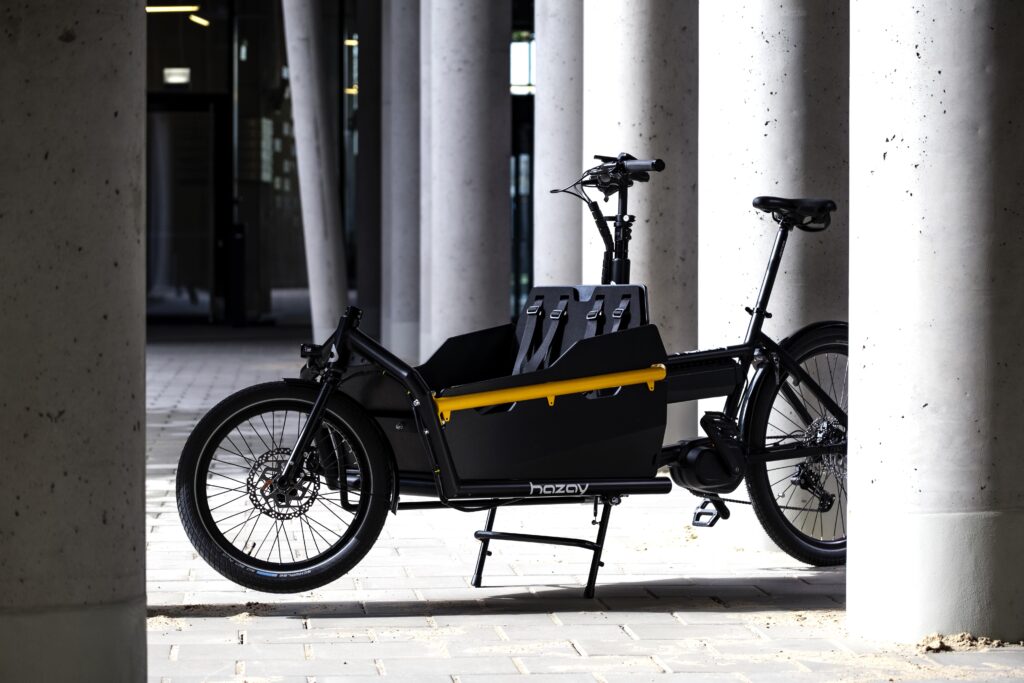 Hazay to elektryczny rower cargo mający zasięg 80 kilometrów.